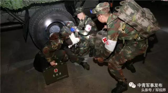 戈壁足球、火线飙车、特殊“彩蛋”快看，部队发生的这些事儿