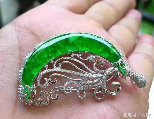 翡翠手镯不小心摔断了,怎样修复翡翠手镯裂纹