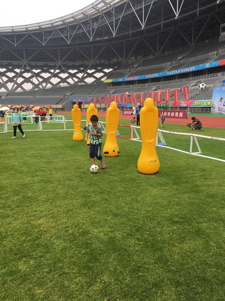 2017徐州亲子足球嘉年华嗨翻全场！尽享足球激情