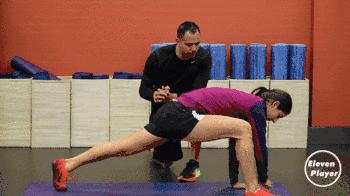 足球训练后拉伸放松,足球动态拉伸八个动作名称