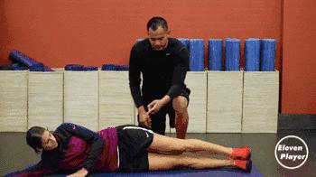 足球训练后拉伸放松,足球动态拉伸八个动作名称