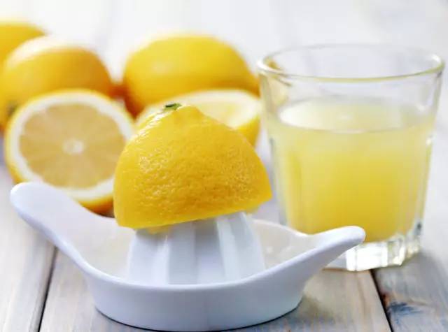 认识*草烟**的危害，进而科学认识中医