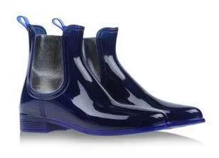 下雨穿什么雨鞋最方便,秋冬下雨天穿搭