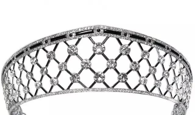 丹麦女王穿祖母绿珠宝,丹麦王妃的珠宝