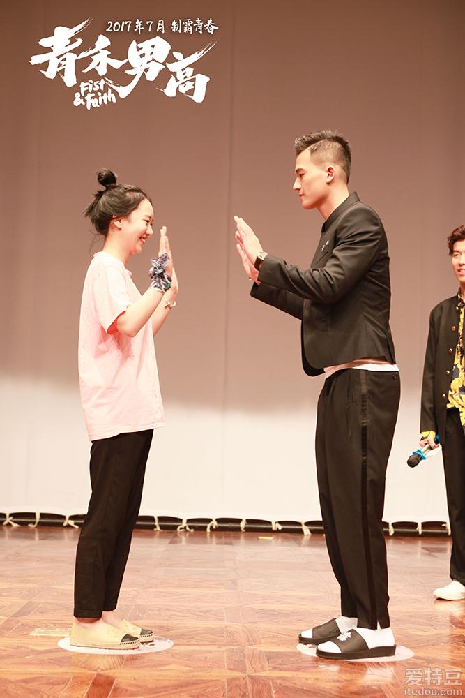 青春动作电影《青禾男高》沈阳路演举办篮球赛