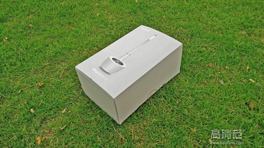 台灯与音箱的艺术合体—Nillkin幻影MC4无线台灯音箱