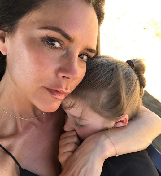 贝克汉姆一家非洲旅行，与小七温馨亲嘴被网民批评「有点变态」！