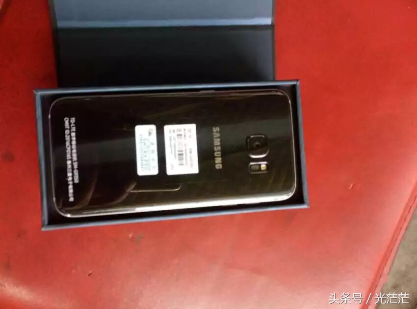 三星s7edge不显示状态栏了,三星s7edge长时间不用充不上电