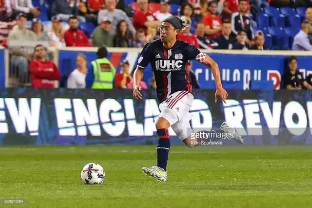 他们穿着什么英文翻译,他们穿着什么用英文怎么说