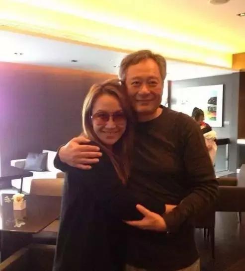 连贝克汉姆都为她牵马？最具国际范儿的超豪华朋友圈套餐曝光！