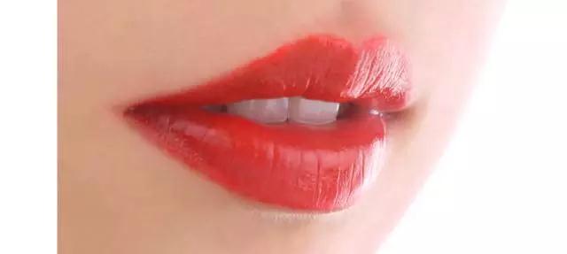 哪些口红最显白,阿玛尼什么颜色口红最好用显白