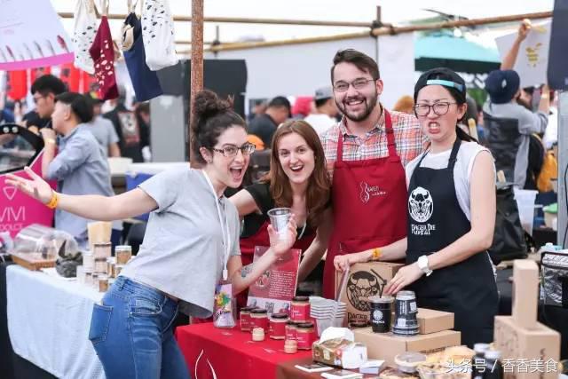 伍德斯托克艺术夜市,伍德吃托克咖啡市集