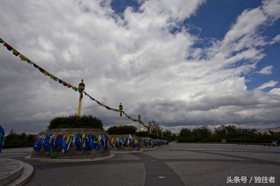 蒙古族祭祀敖包的历史,祭敖包是蒙古族传统的祭祀活动
