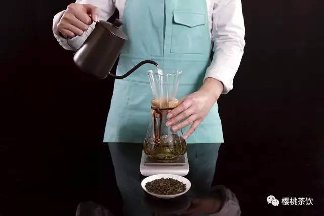 奶茶做法简单好喝红茶和牛奶,草莓牛奶麻薯奶茶