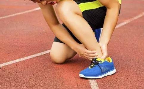 50岁反复踝关节扭伤的原因,反复脚踝崴伤什么原因