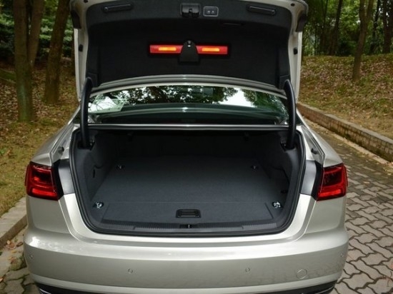 全新奥迪a6l换代2025款,奥迪a6l2023款最新款驾乘感受