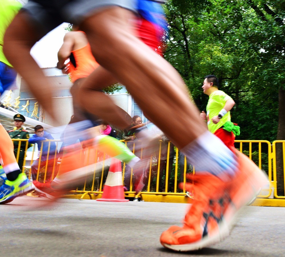 跑鞋导致拇外翻,拇外翻必须穿专门跑鞋跑步吗