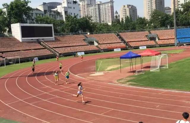 得田径冠军后获奖感言,获田径赛金牌最多的人