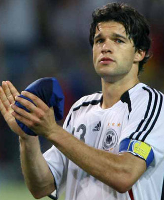 说好一起白头,小李子率先焗了头:看球场上那些遗憾的男人们