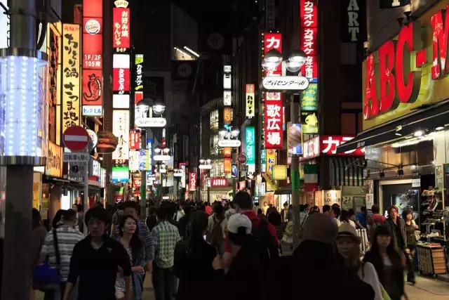 不差钱，中国人2015年给日本送了822亿