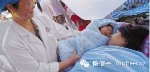 宝宝吸入血性羊水,新生儿吸入胎粪做什么抢救