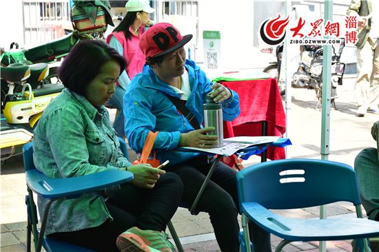 送清凉、送自信向东美容整形医院助力高考