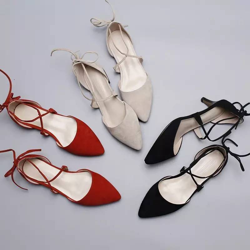 鞋柜必备这4双小白鞋百搭又时髦,鞋柜必备百搭又白菜的鞋