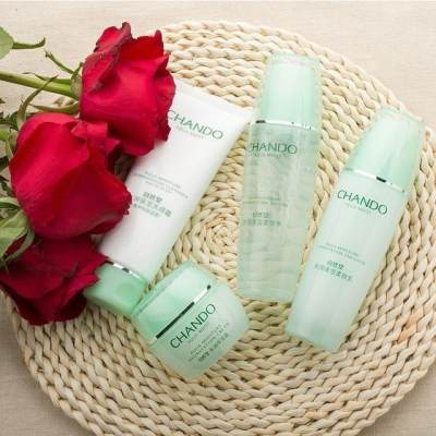 适合平民的护肤套装有哪些,推荐几款适合女人的护肤产品