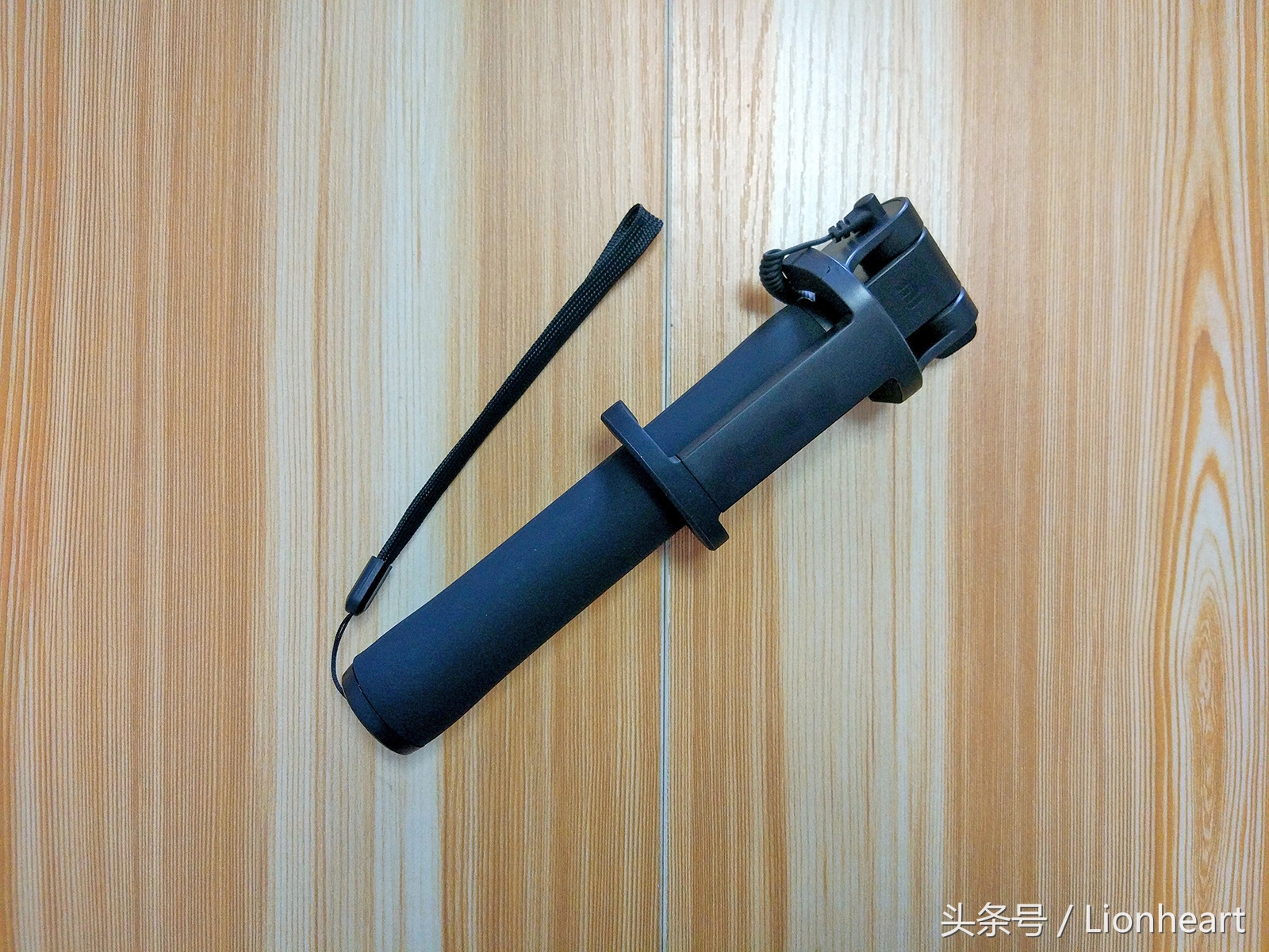 小米自拍杆最简单的方法,老款小米自拍杆使用教程