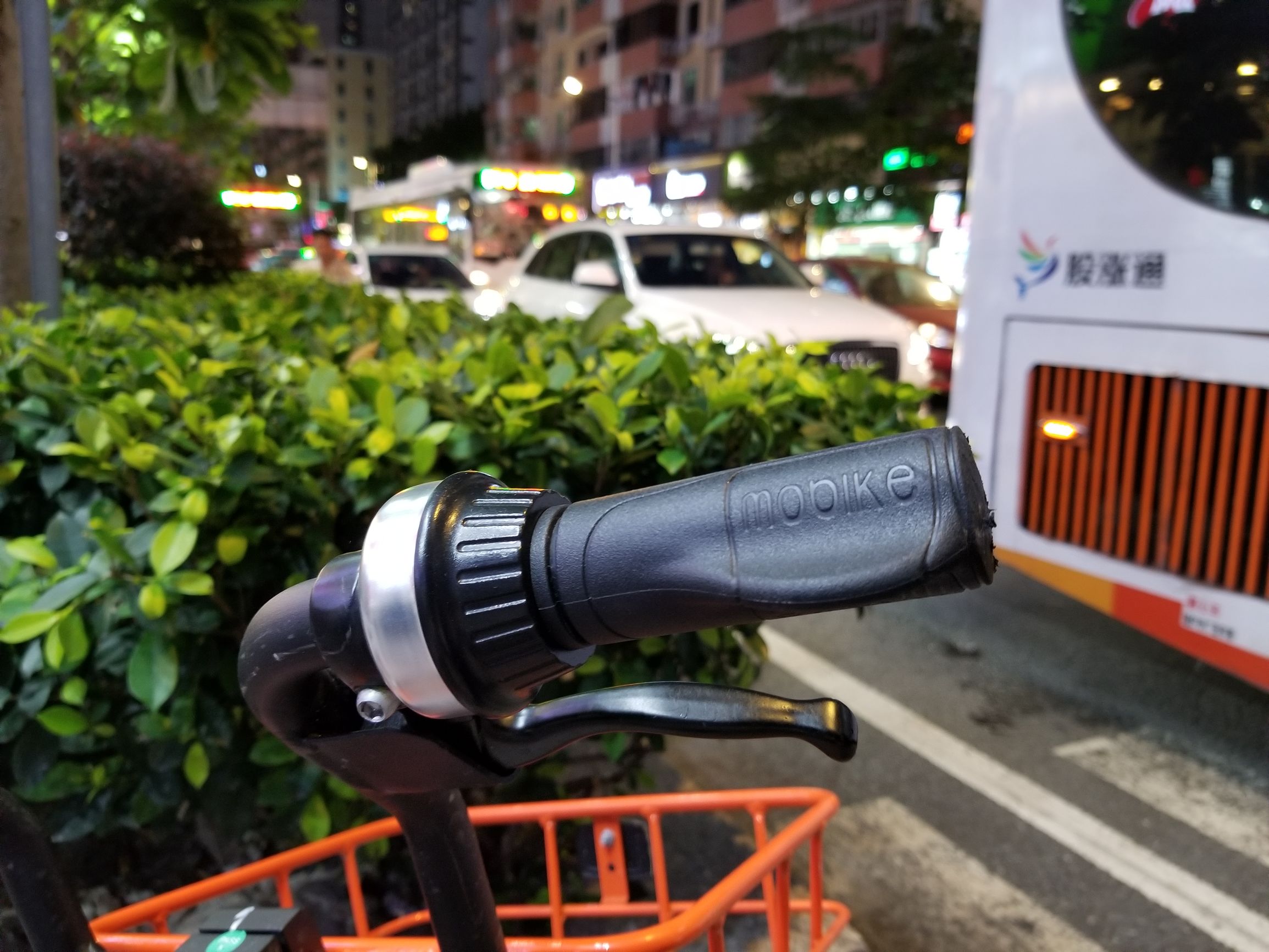 三星galaxys8和s8有什么不同,三星galaxys8什么时候发布