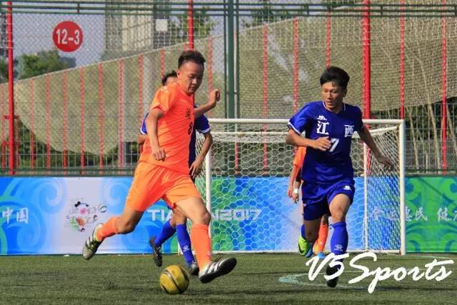 草根球队夺联赛冠军,草根足球队夺联赛冠军