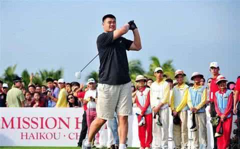 靠什么？他把包包卖到了奥运会上，还被博物馆做永久收藏