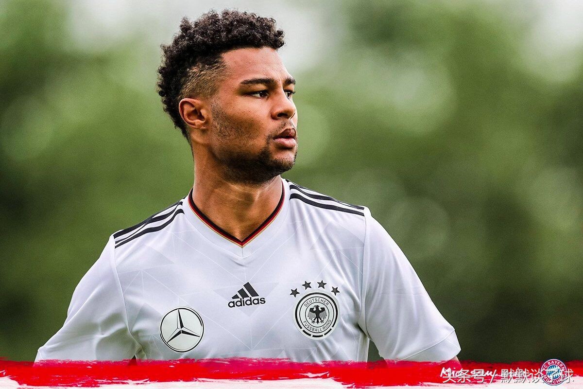 足坛昨日新闻：中超在迎大牌教练，国足备战，英格兰夺冠