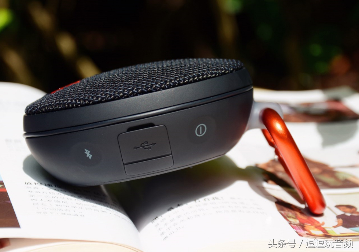 向超便携宣战索尼蓝牙音箱SRS-XB10对比JBLCLIP2
