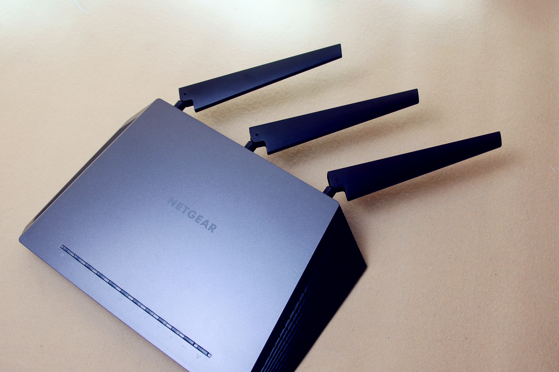 为什么说高端玩家必选这款网件路由器？WiFi信号强度、速度、穿墙、延迟等都是关注重点！