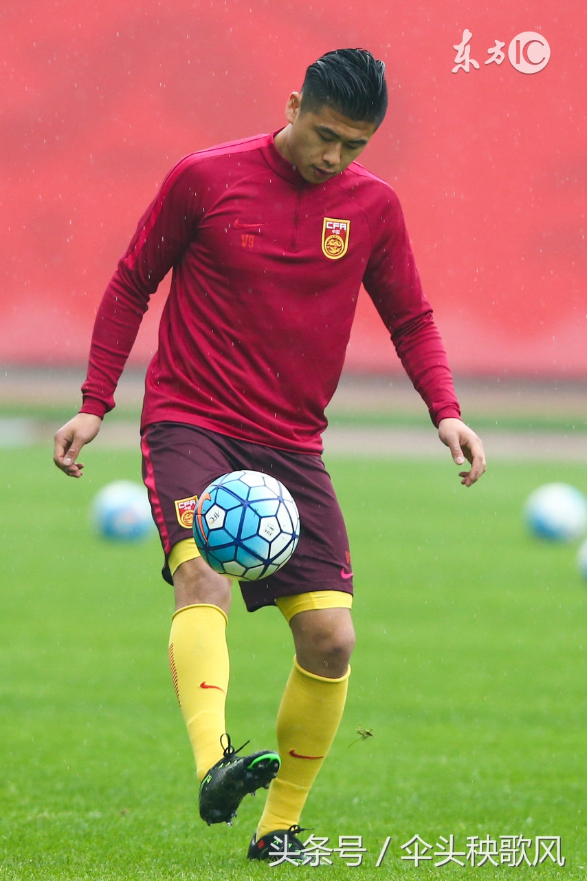 郑智缺阵首发看里皮赐给武磊郜林搭档锋线的冲锋秘诀国足踢出自信就能拿下今晚的胜利马六甲将是福地