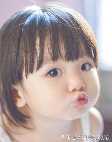 女宝来月经？阴唇粘连？分泌物？妈妈别紧张，有些情况是正常的