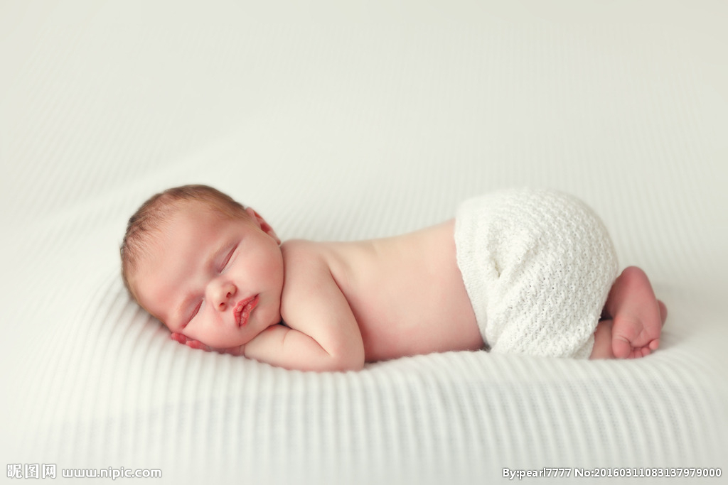 妈妈洁癖对宝宝的危害,宝宝总是很脏应该制止吗