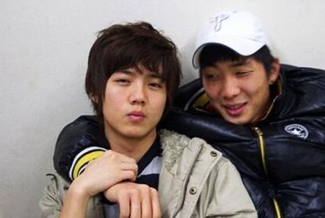 鹿晗整容前后照片曝光出道前脸巨肥