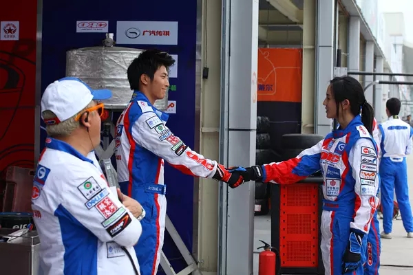 张钧甯窦骁知乎,窦骁张钧甯采访