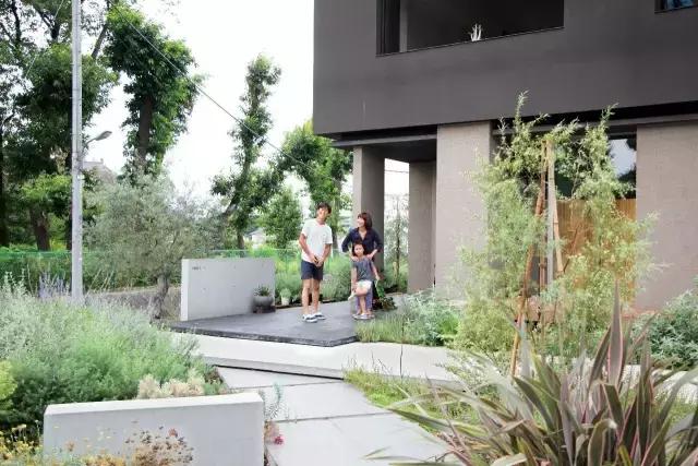 beams员工,beams衣服