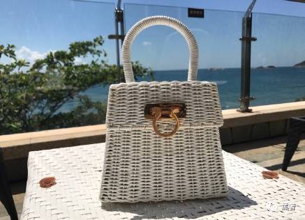 草编包包最新款推荐,轻奢草编包推荐