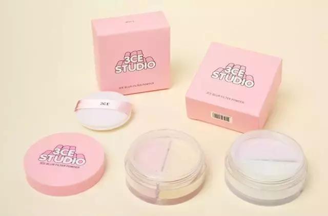 2017年流行色草木绿的时代背景 (最难穿的绿色竟成2018年度流行色)