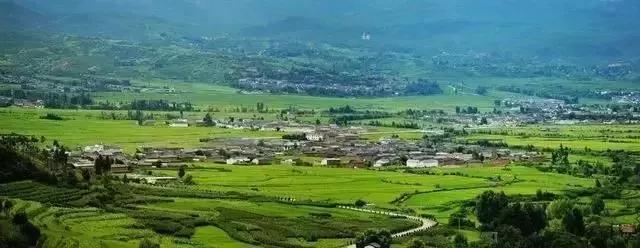 这对60后夫妻不惜卖掉公司，只为一间100多岁的白族老宅，连剑桥教授、《国家地理》都被他们吸粉