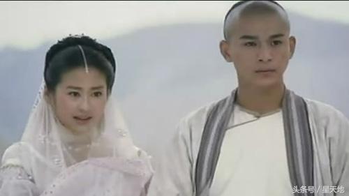 从最丑的“*妇情**”,脱变成为天才设计师,颖儿的星路并不是很顺利