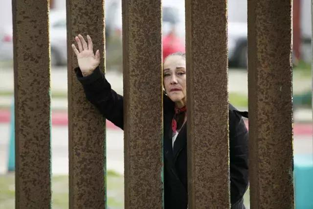 没看先给六颗星，中国人不敢干的事这对情侣全干了