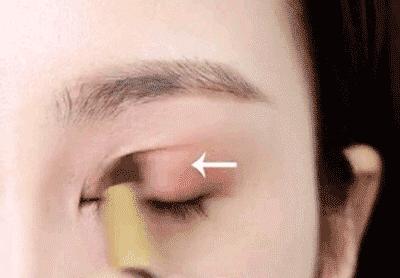 眼影要怎么画才不会掉,眼影总是选不对怎么办