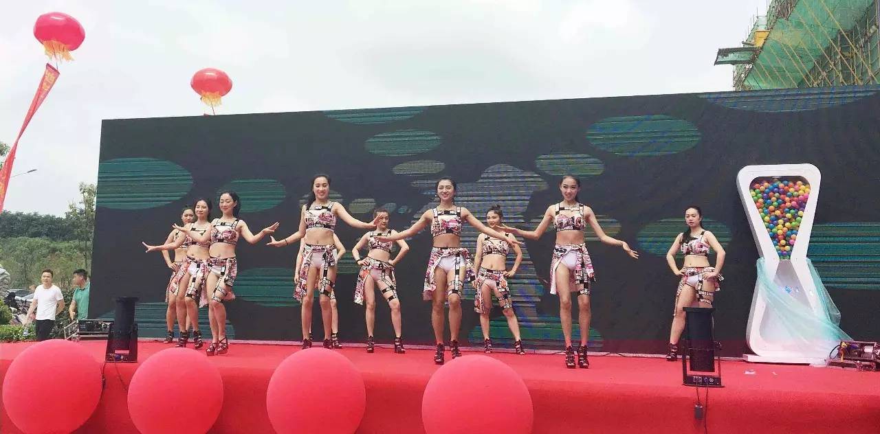 力高君御世家高层样板间,深度解析力高君御世家108户型在售