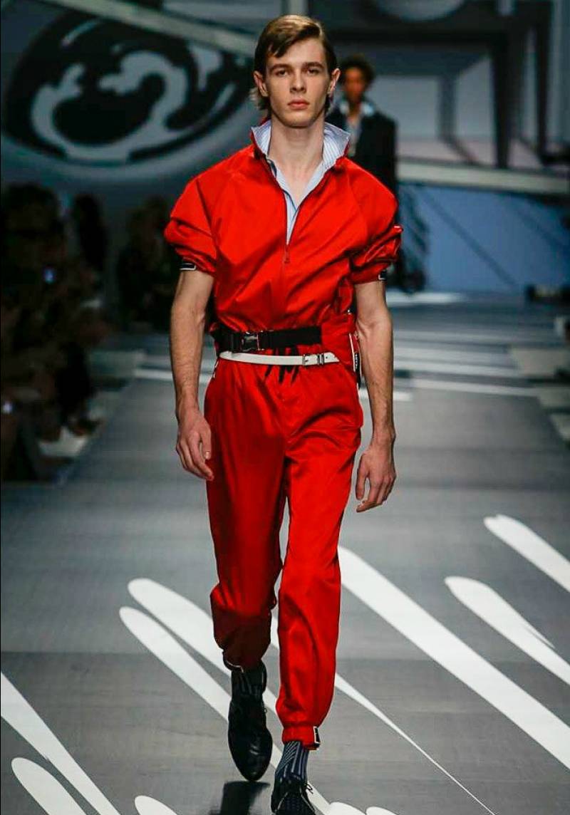 prada普拉达春夏时装周,prada普拉达2012秋冬男装走秀