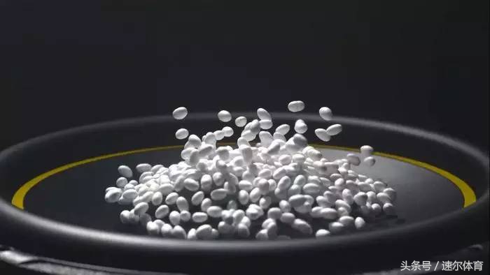 adidas阿迪达斯颜值鞋,阿迪达斯久站不累脚的鞋纯黑